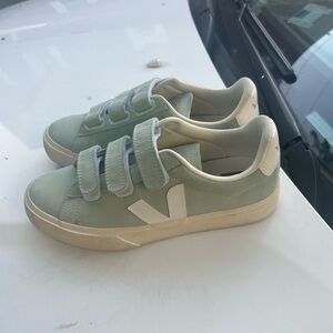 Veja recife and White Low-Top Sneakers with Velcro Straps